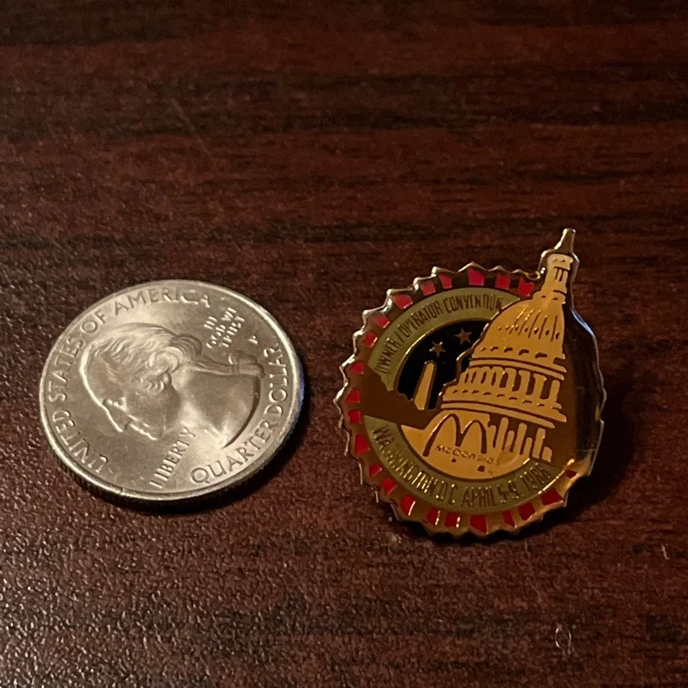 Vintage 1988‎ McDonald's Owner Operator Convention Washington D.C. Lapel Pin